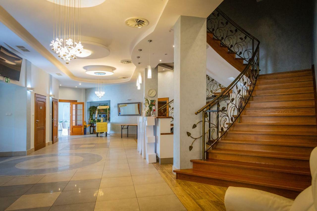 Siodme Niebo Hotell Kutno Exteriör bild